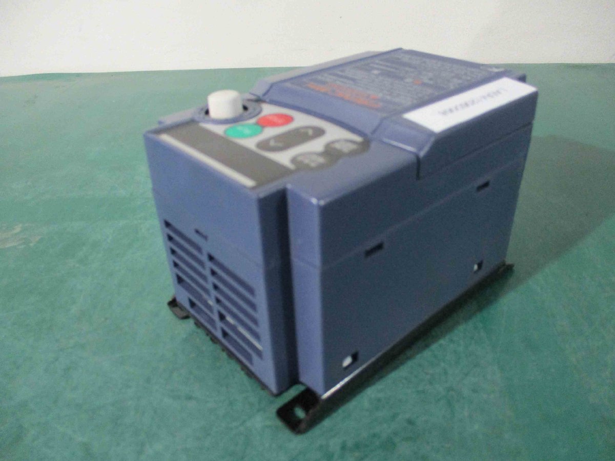 中古 Fuji Electric インバータ FRENIC MINI FRN0.1C1S-2J 三相 200V 0.3KVA(LAER41206D068)_画像5