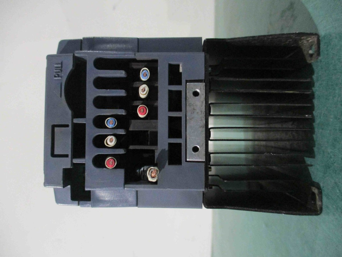 中古 Fuji Electric インバータ FRENIC MINI FRN0.75C1S-2J 三相 200V 1.9KVA(LAER41206D049)_画像4