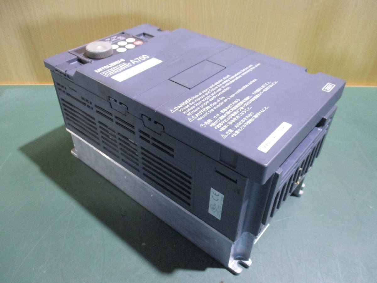 中古 MITSUBISHI FREQROL-A700 INVERTER FR-A720-1.5K インバーター 1.5kW(LAFR41220B004)_画像1