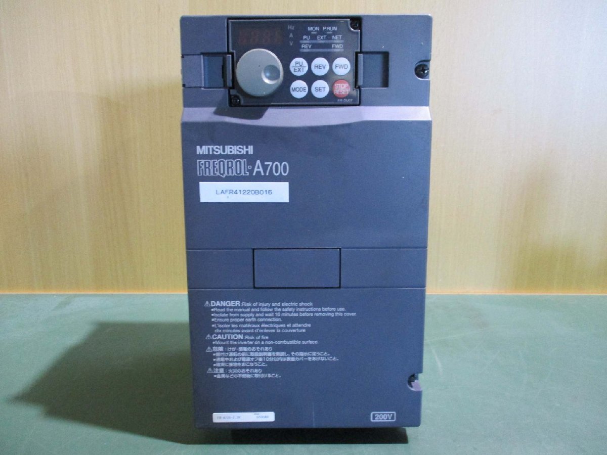 中古 MITSUBISHI FREQROL-A700 INVERTER FR-A720-2.2K インバーター 2.2kW(LAFR41220B016)_画像3