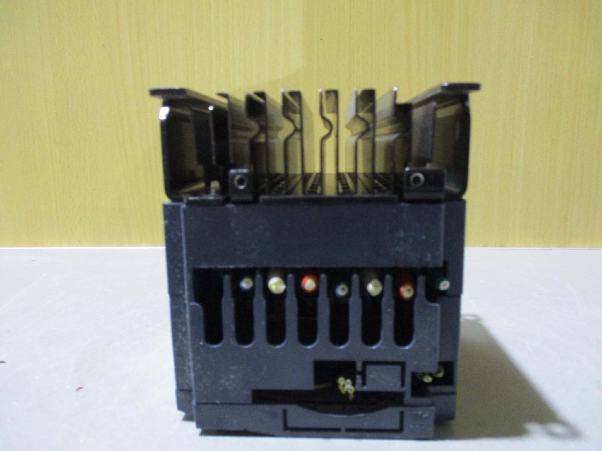 中古Fuji Electric FRN0.4E1S-4J 3相 400V 0.4kw インバーター(LAGR41222C045)_画像3