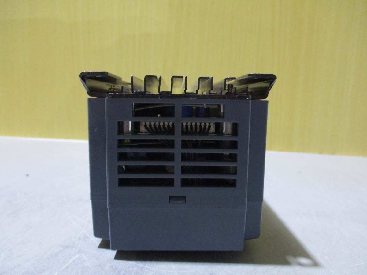 中古Fuji Electric 富士電機 インバータFRN 0.2C1S-7J 200-240V(LAGR41222C141)_画像3