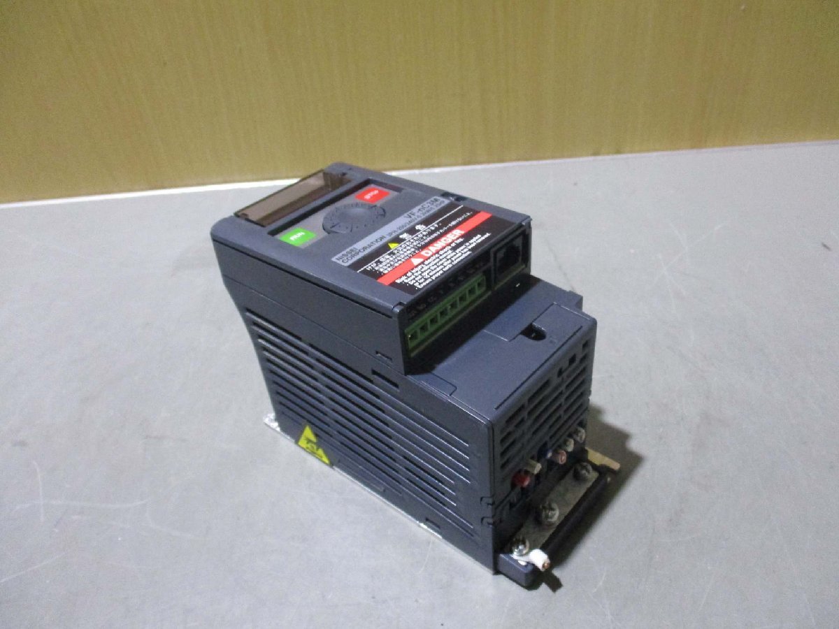 中古 TOSHIBA TRANSISTOR INVERTER VFNC3M-2002PY-A30 トランジスタ・インバータ 0.2kW 0.6kVA(LANR50216B050)