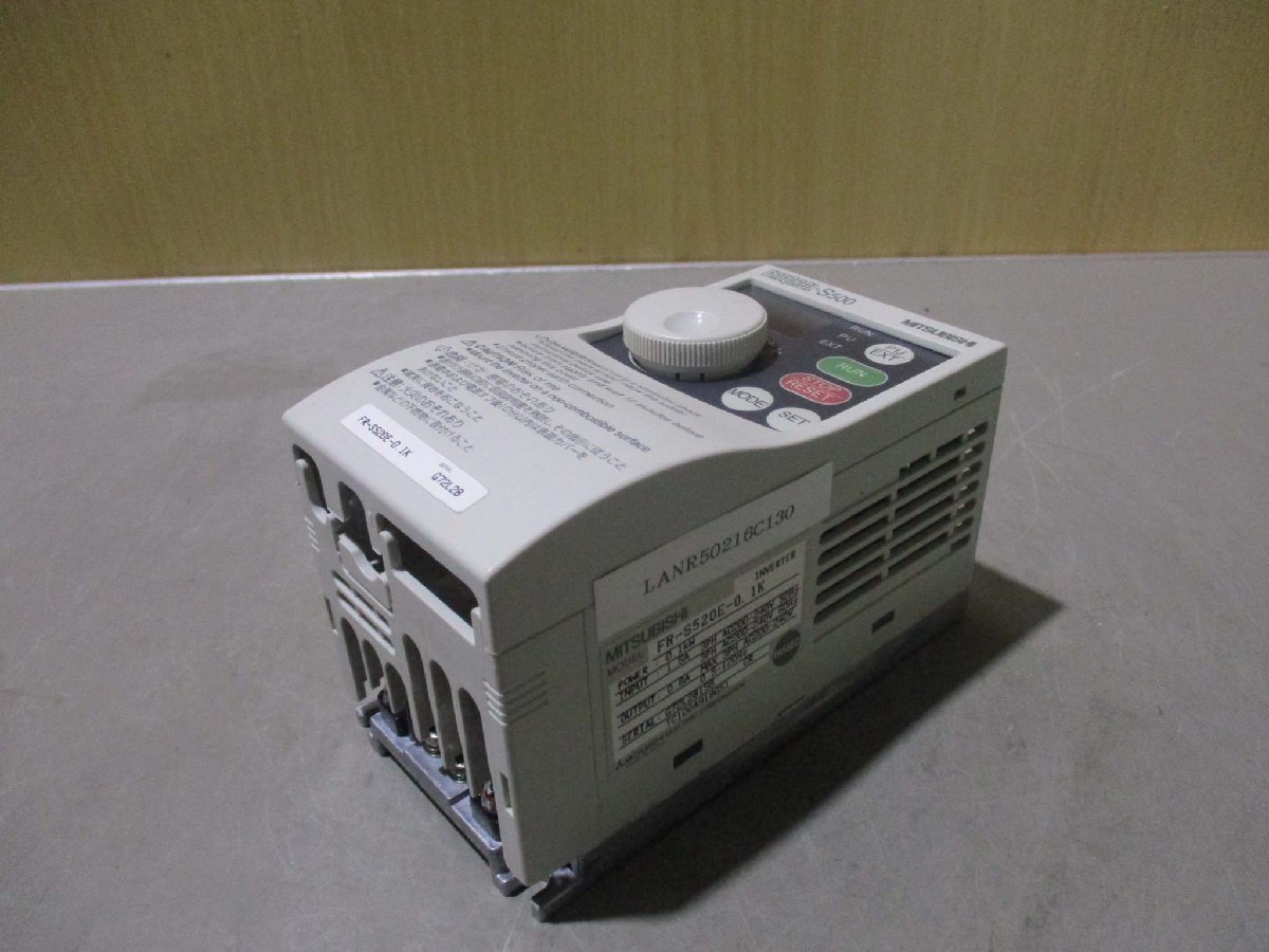 中古 MITSUBISHI INVERTER FR-S520E-0.1K インバータ 200-240V 0.1kW＜送料別＞(LANR50216C130)_画像1