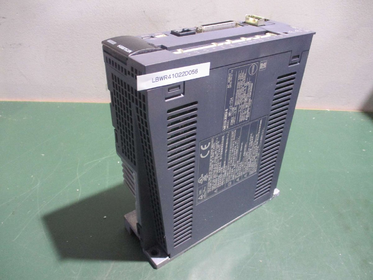 中古 MITSUBISHI MR-J3-70A サーボアンプ 750W(LBWR41022D056)_画像1