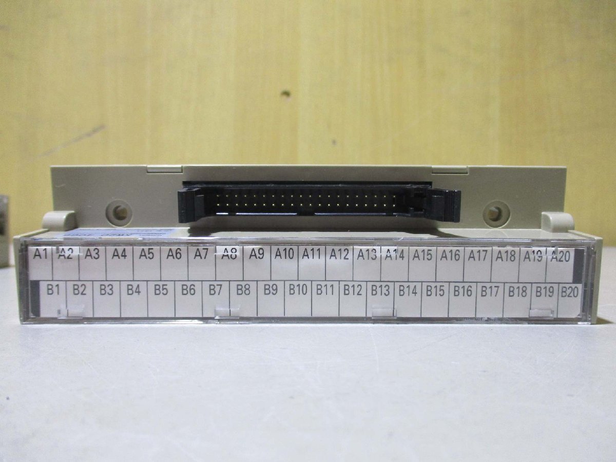 中古 OMRON CONNECTOR XW2D-40G6 コネクタ端子台 [5個セット](R50601AACB028)_画像2