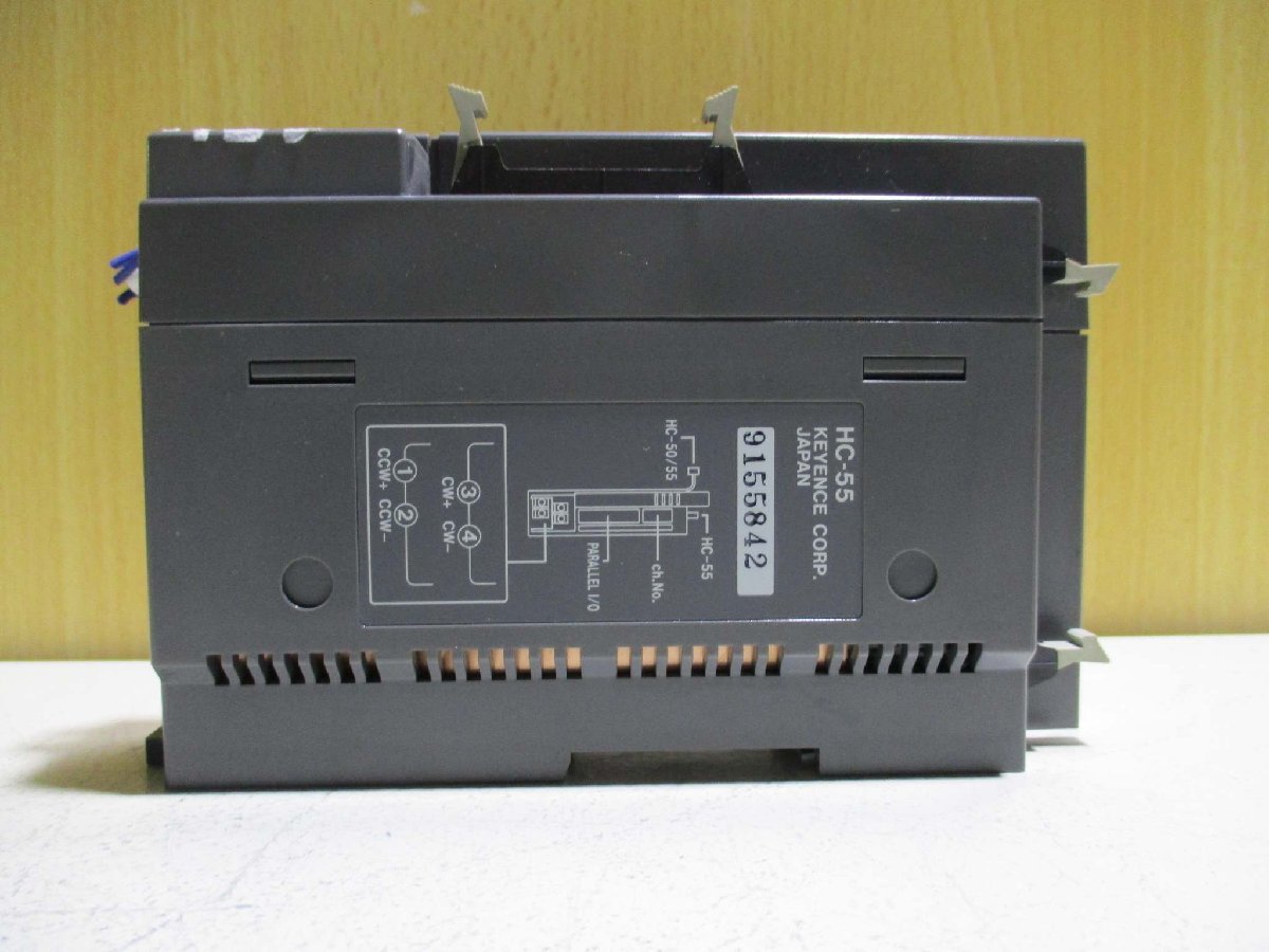 中古KEYENCE モータ位置決めコントローラ HC-55(R50602BADD030)_画像1