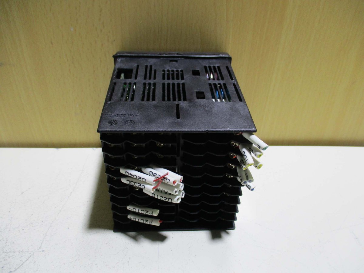 中古 YOKOGAWA CONTROLLER UT550 デジタル指示調節計 100-240VAC 中古 YOKOGAWA CONTROLLER UT550 デジタル指示調節計 100-240VAC