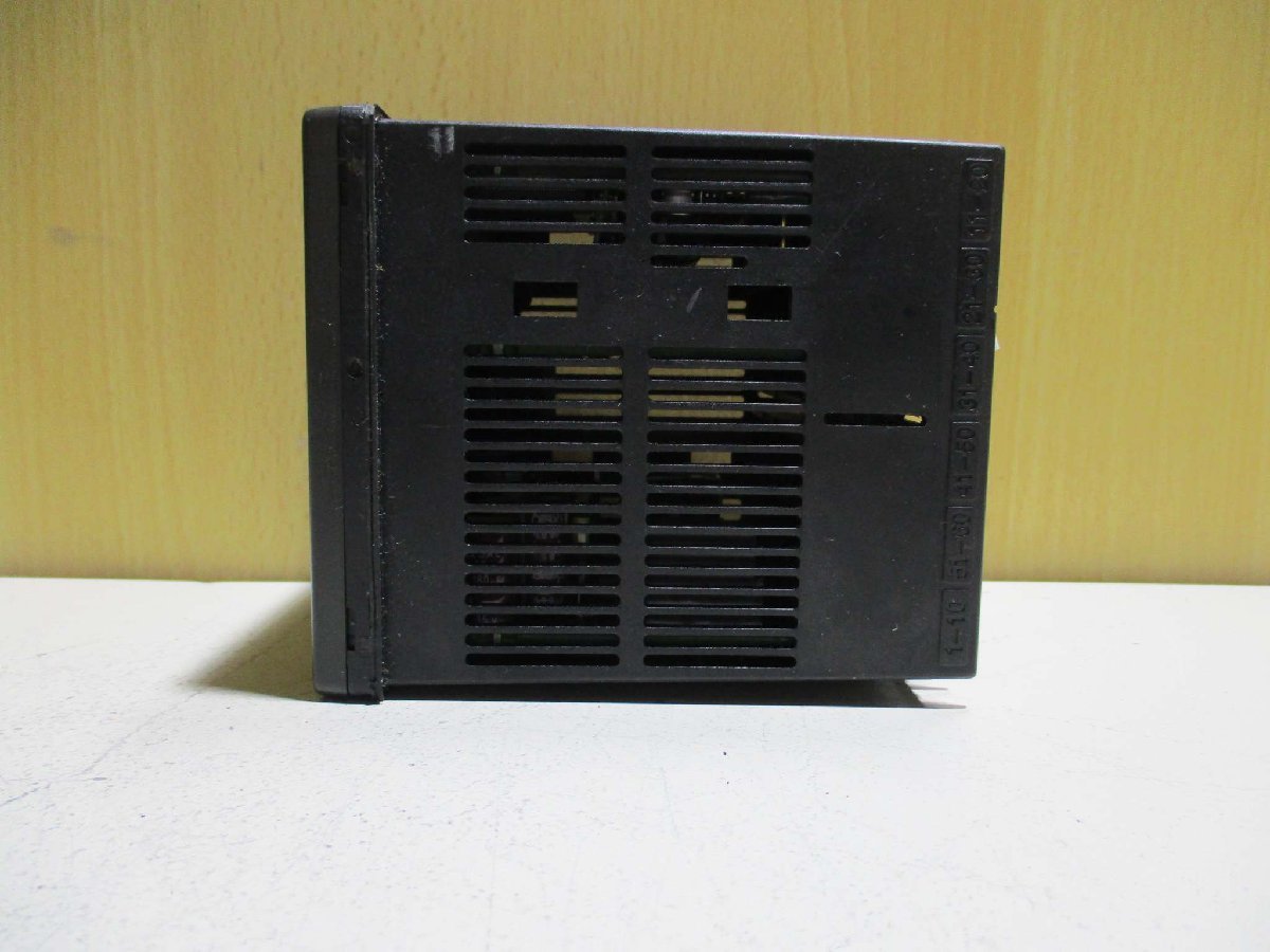 中古 YOKOGAWA CONTROLLER UT550 デジタル指示調節計 100-240VAC 中古 YOKOGAWA CONTROLLER UT550 デジタル指示調節計 100-240VAC