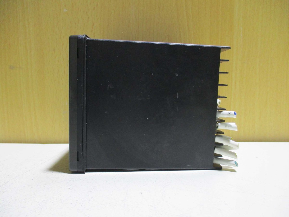 中古 YOKOGAWA CONTROLLER UT550 デジタル指示調節計 100-240VAC 中古 YOKOGAWA CONTROLLER UT550 デジタル指示調節計 100-240VAC