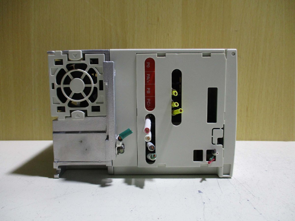 中古 TOSHIBA VFS11-2022PM-AN(2) 2.2kW-4,2kVA-3HP インバーター(R50609DEC012)_画像4