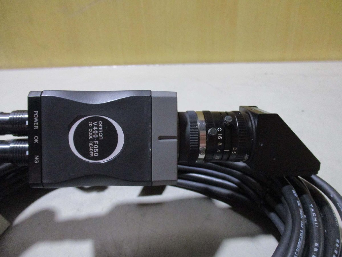 中古 OMRON 2D CODE READER V400-F050 固定型2次元コードリーダ/MONITOR CABLE V400-WMO/V400-W23(R50613ASD001)_画像2