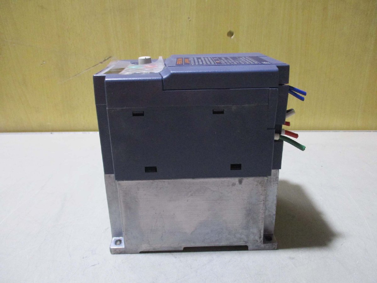 中古Fuji Electric インバータ FRENIC MINI FRN1.5C1S-2J 三相 200V 3KVA(R50615DHC009)_画像7