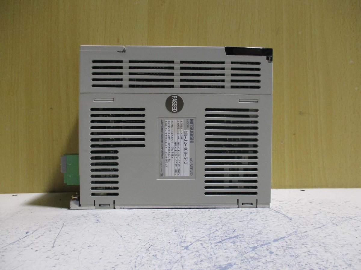 新古 MITSUBISHI AC SERVO AMPLIFIER MR-J2-40B-S42(R50620FFC040)_画像8