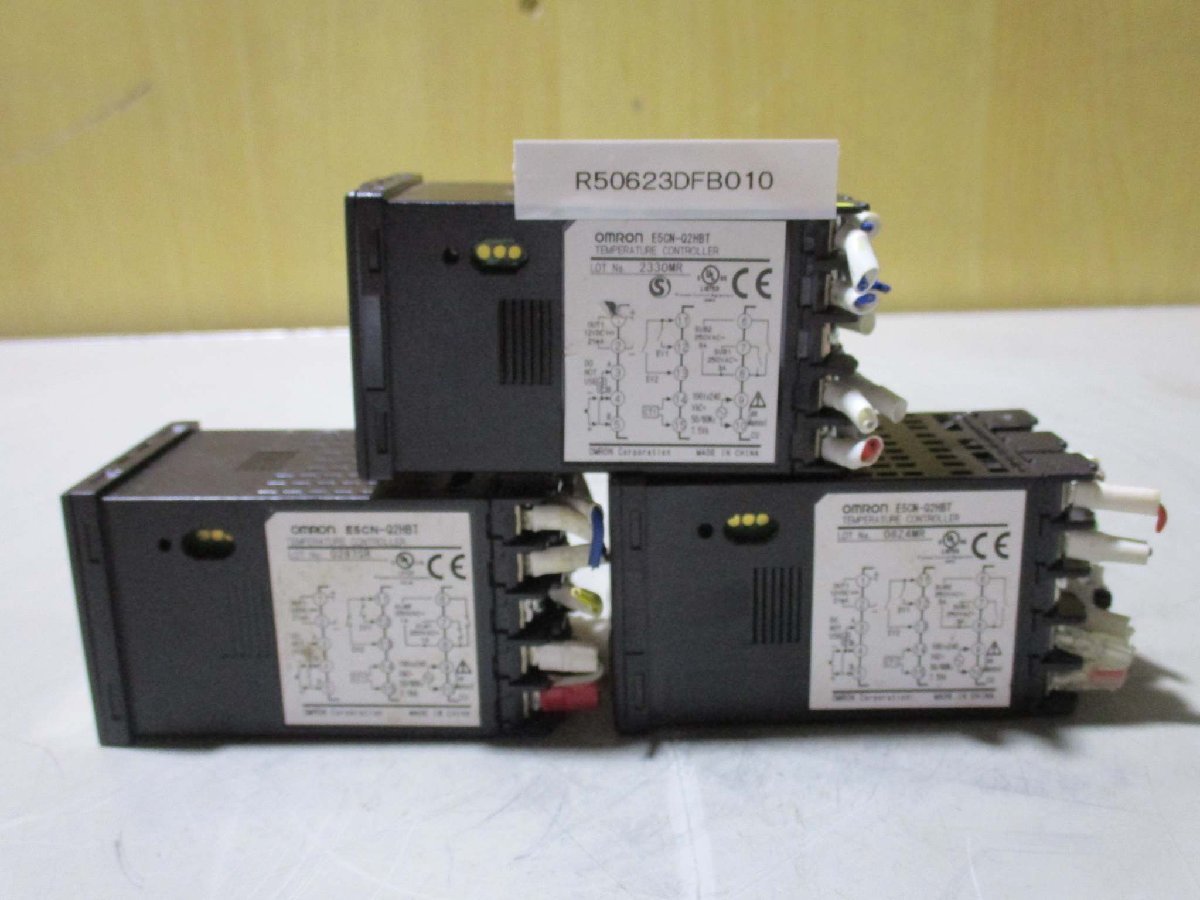 中古 OMRON TEMPERATURE CONTROLLER E5CN-Q2HBT デジタル調節計 3個(R50623DFB010)