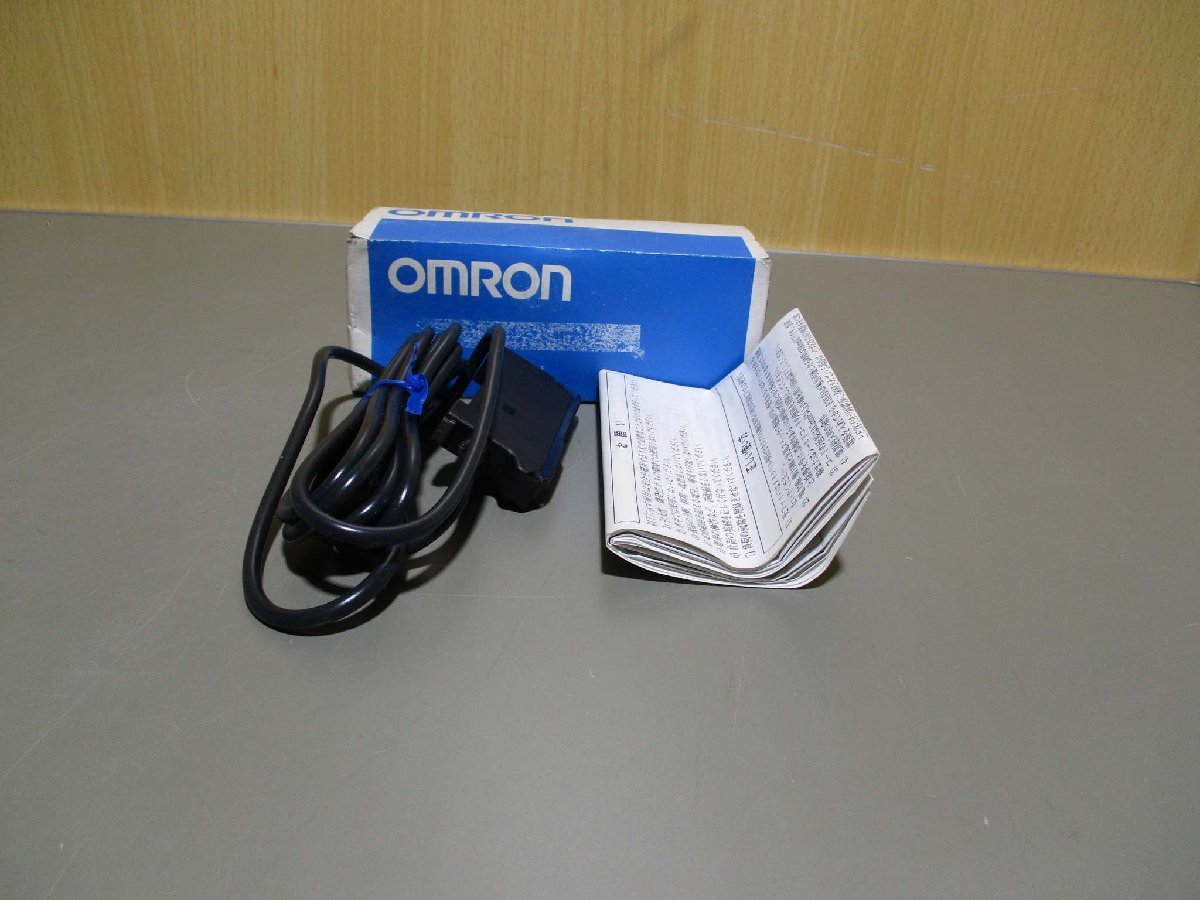 新古 OMRON PHOTO ELECTRIC SWITCH E3X-DA11-N 光電センサースイッチ 4個(R50629FFE004)_画像3