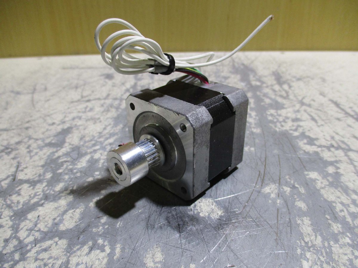 中古 ORIENTAL MOTOR STEPPING MOTOR 2-PHASE PK244-02A-C46 2相ステッピングモーター ＜送料別＞(R50705GPE106)_画像1