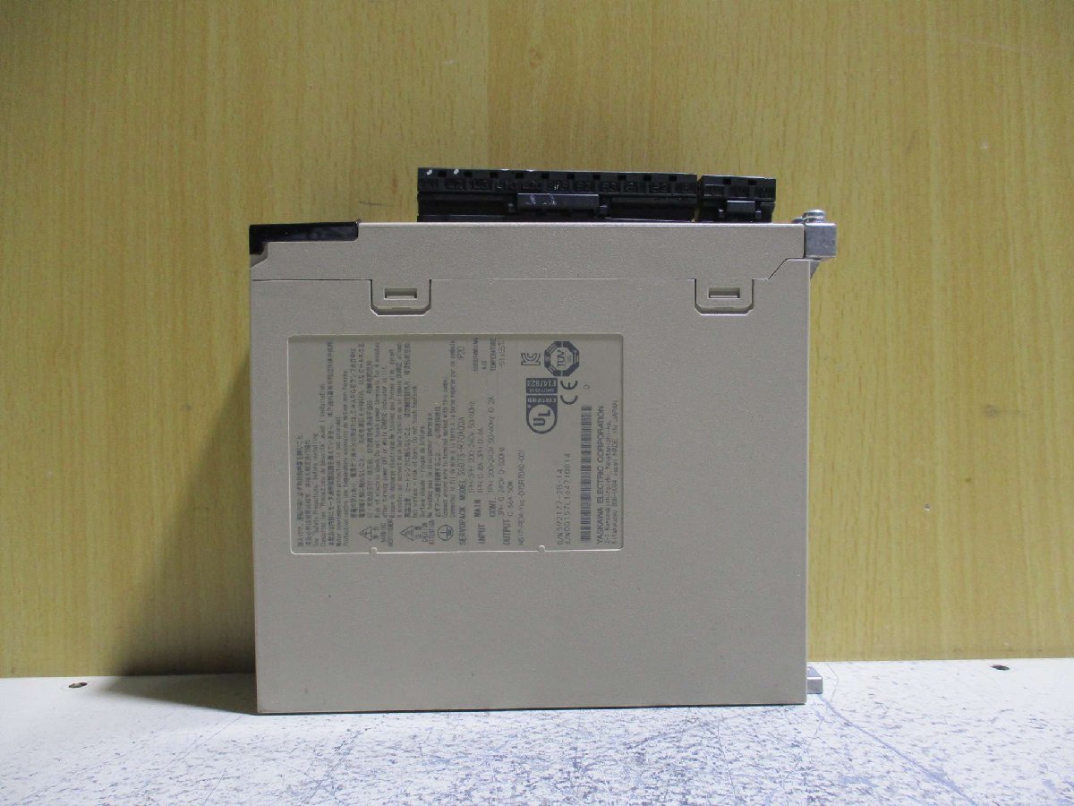 中古 YASKAWA SERVO PACK SGD7S-R70A00A サーボパック(R50623DVE014)_画像1