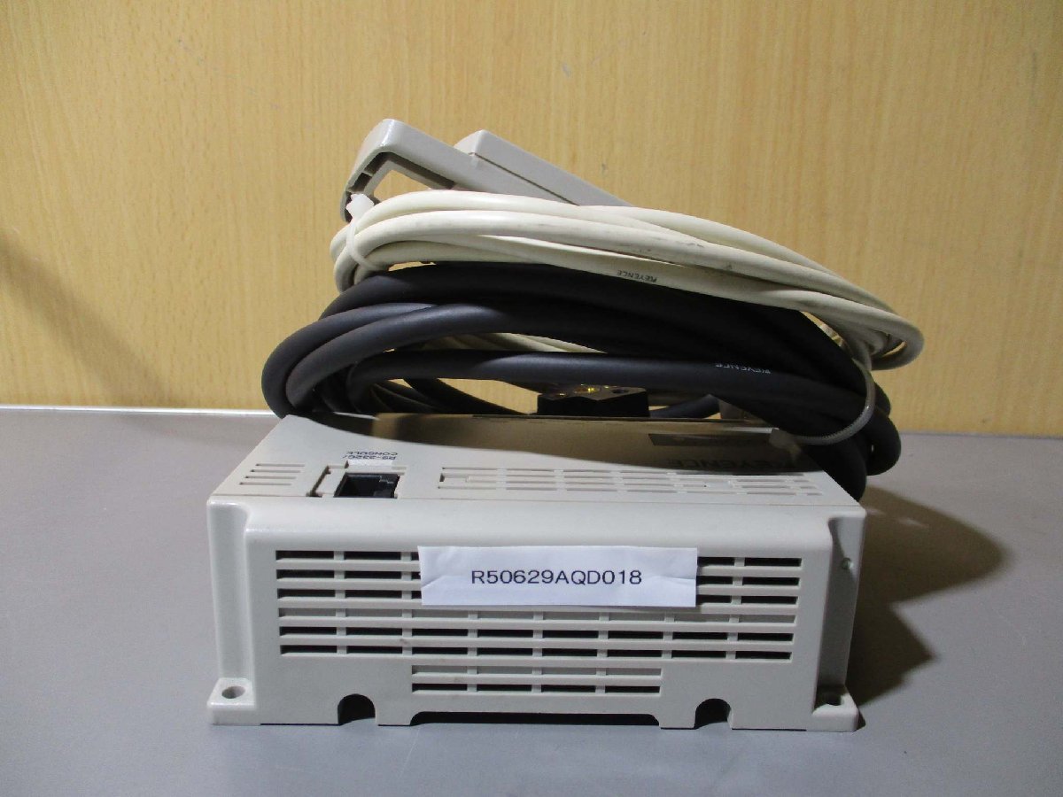 中古 KEYENCE 画像センサ コントローラー CCDカメラ CV-500/CV-050(R50629AQD018)_画像1