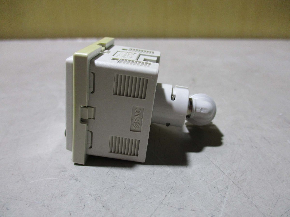 中古 SMC ZSE30AF-C6L-N-M 2色表示式高精度デジタル圧力スイッチ 4個(R50629DGC014)_画像3