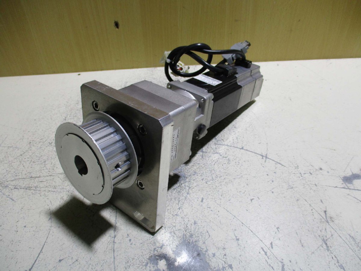 中古 OMRON MOTOR R7M-A20030-B 200W/GEAR R7G-RGSF15C400 400W/ABLE REDUCER VRSF-15C-400(R50623GGD010)