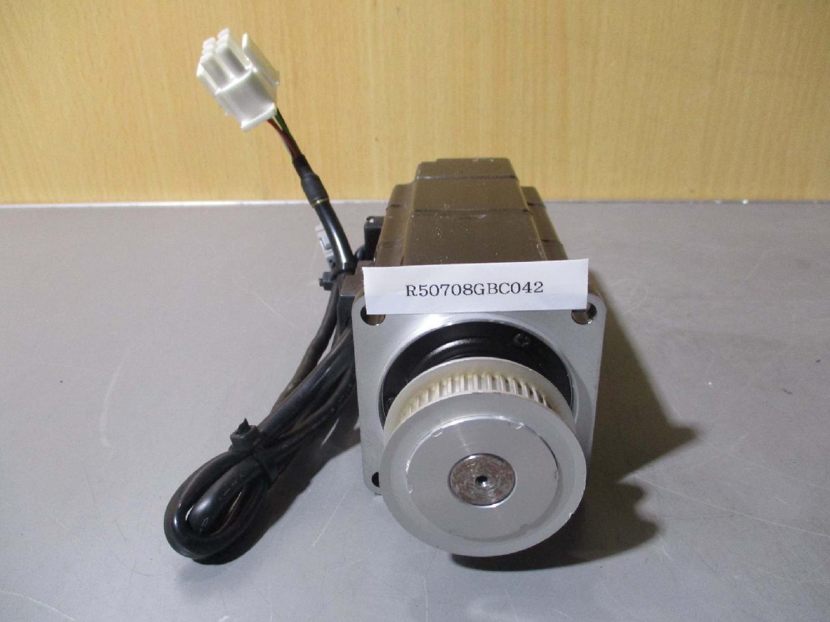 中古 YASKAWA AC SERVO MOTOR SGMAH-02AAA2C サーボモーター 200W(R50708GBC042)
