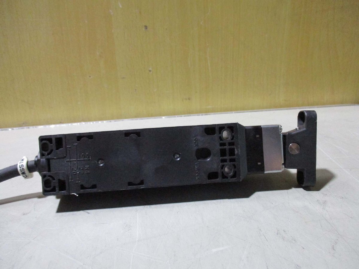 中古 IDEC SAFETY DOOR LOCK SWITCH HS5E-D4 ソレノイド付安全スイッチ 2個(R50719ADB029)_画像7