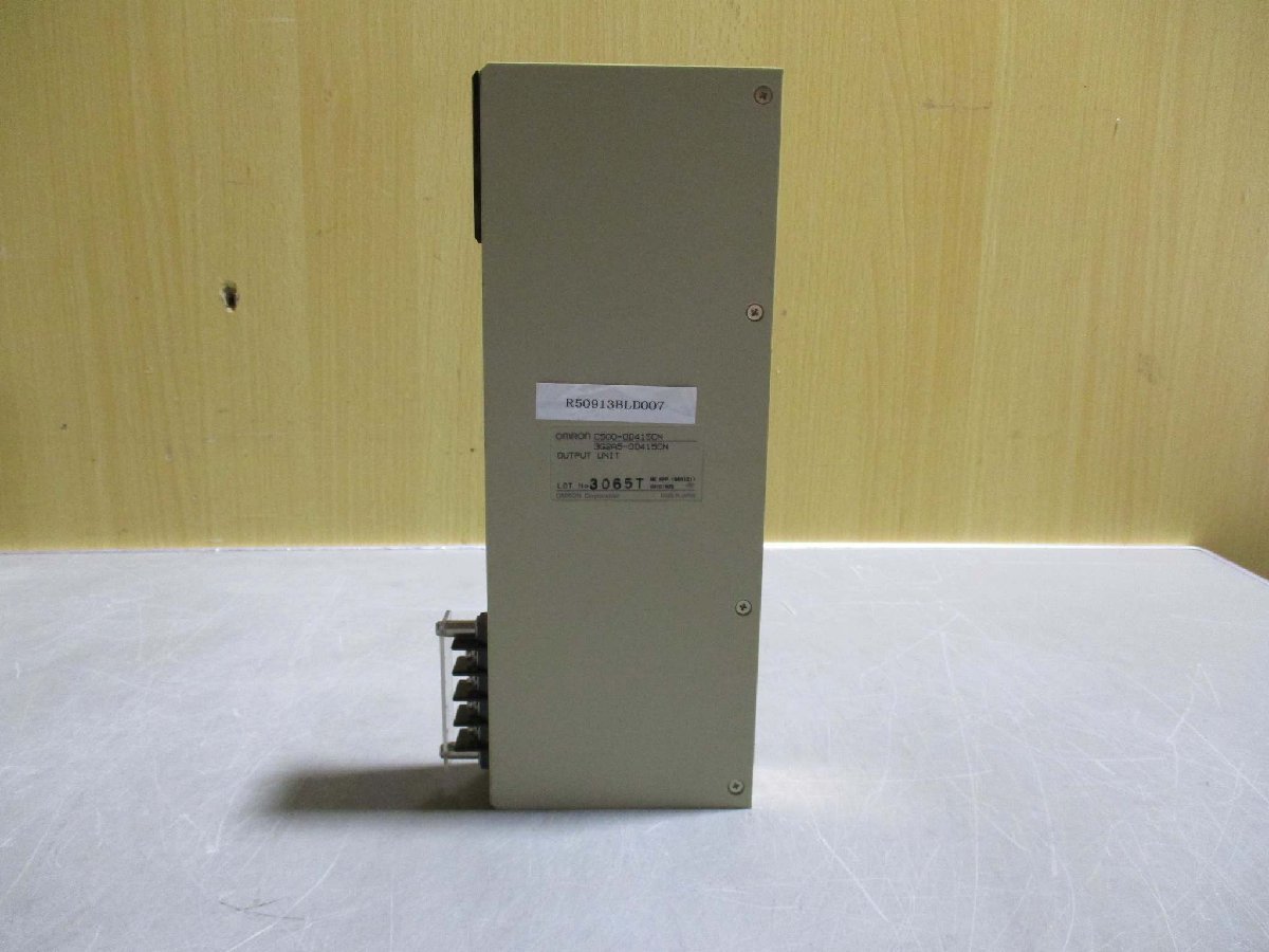 中古 OMRON C500-0D415CN 3G2A5-0D415CN OUTPUT UNIT トランジスタ出力ユニット(R50913BLD007)_画像1