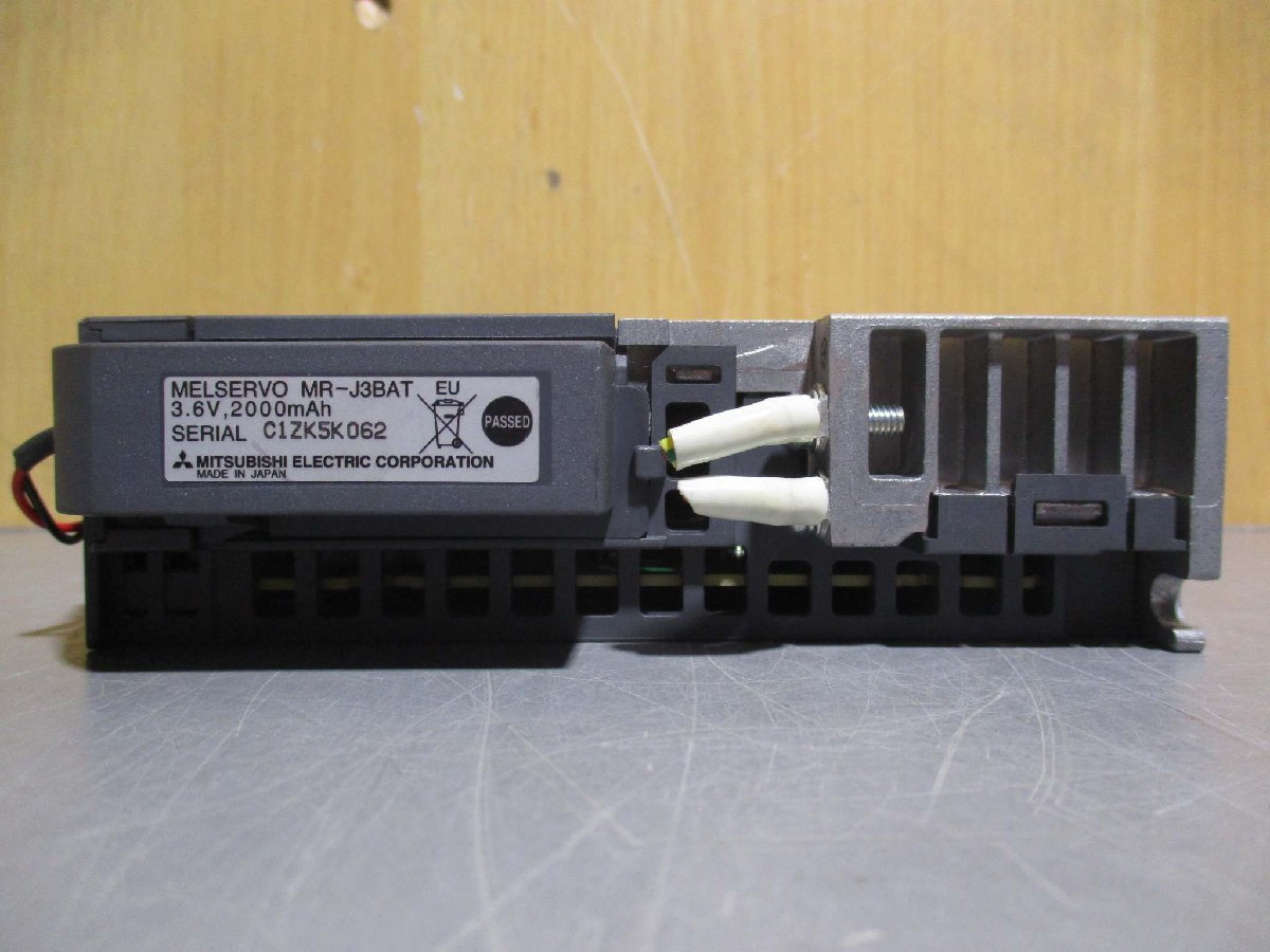 中古 MITSUBISHI AC SERVO MR-J3-10B ACサーボアンプ/ MR-J3BAT ACサーボ用バッテリ (R51005CXE035)_画像4