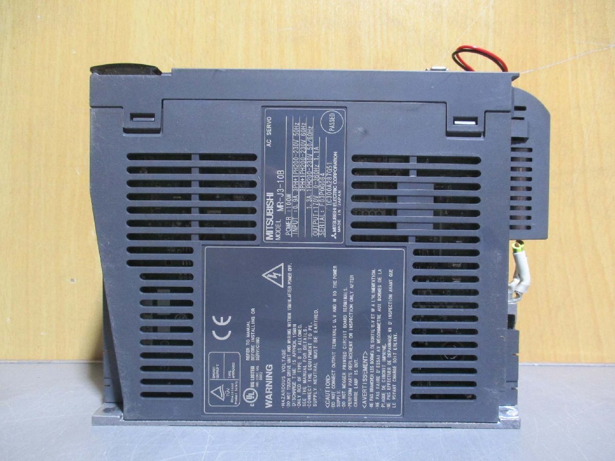 中古 MITSUBISHI AC SERVO MR-J3-10B ACサーボアンプ/ MR-J3BAT ACサーボ用バッテリ (R51005CXE052)_画像3