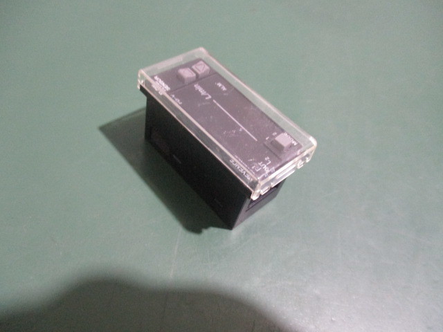 中古 KEYENCE 流量センサ アンプ FD-V75A(AASR41015B015)_画像1