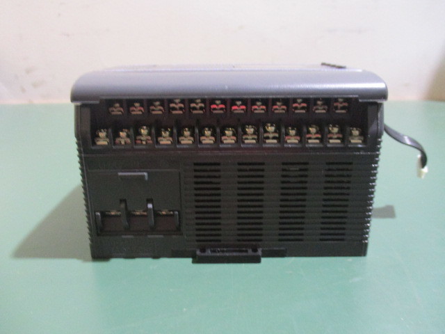 中古 KEYENCE 表示機能内蔵PLC KV-40AT(BABR41011C159)_画像3