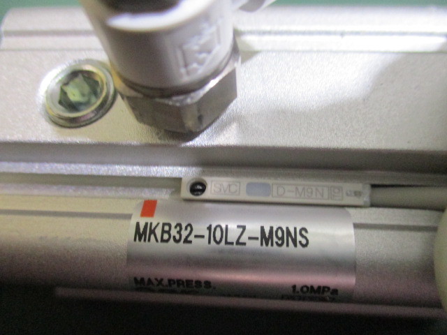 中古 SMC MKB32-10LZ-M9NS ロータリクランプシリンダ(EAAR41010E072)