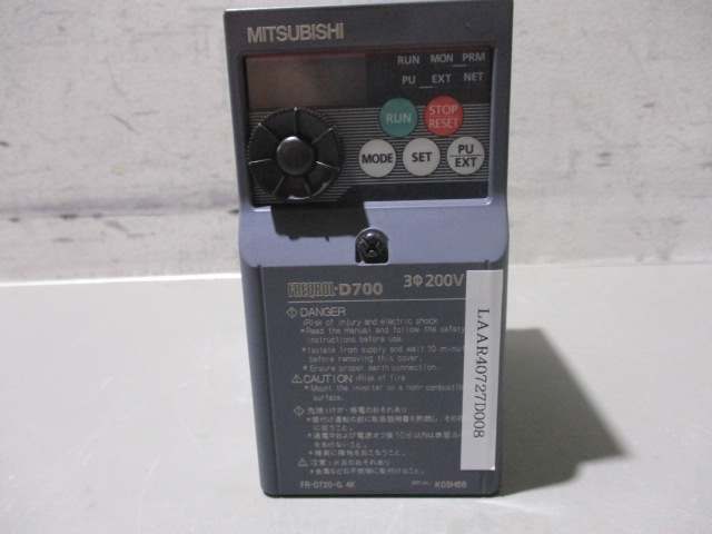 中古 MITSUBISHI FREQROL-D700 INVERTER FR-D720-0.4K インバータ 三相 200V(LAAR40727D008)_画像2