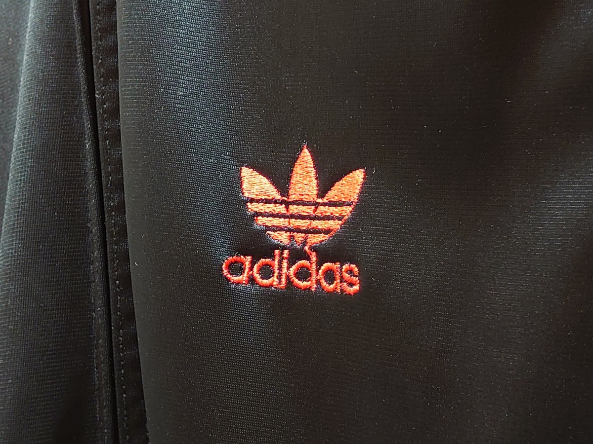 70S〜80Sアディダス adidas ATP トラックジャケット ビンテージ USA製 ブラックx赤ライン サイズM 縮み無し ジャージ_画像4