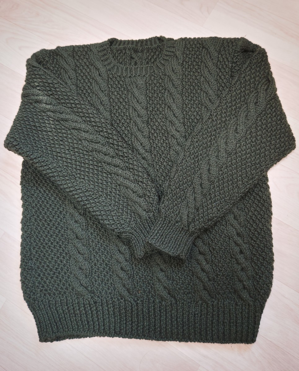 ★ニットセーター 長袖 手編み ハンドメイド 深い緑 濃いグリーン★_画像1