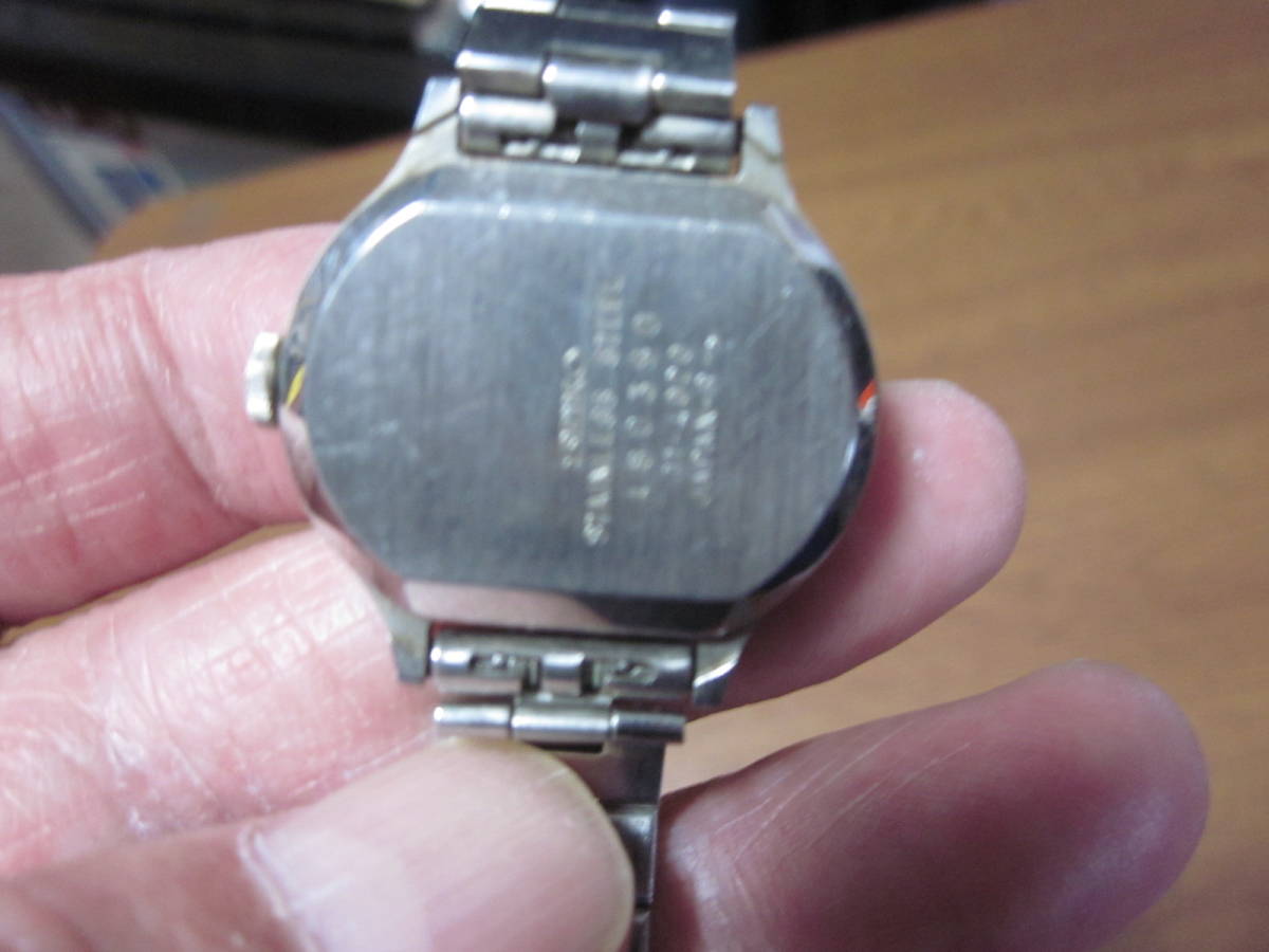 ★★★【 新規出品 】ヴィンテージ品・訳ありジャンク品：SEIKO socie 自動巻きレディス腕時計・21石・ベルト社外品：送料無料_本体裏側：2