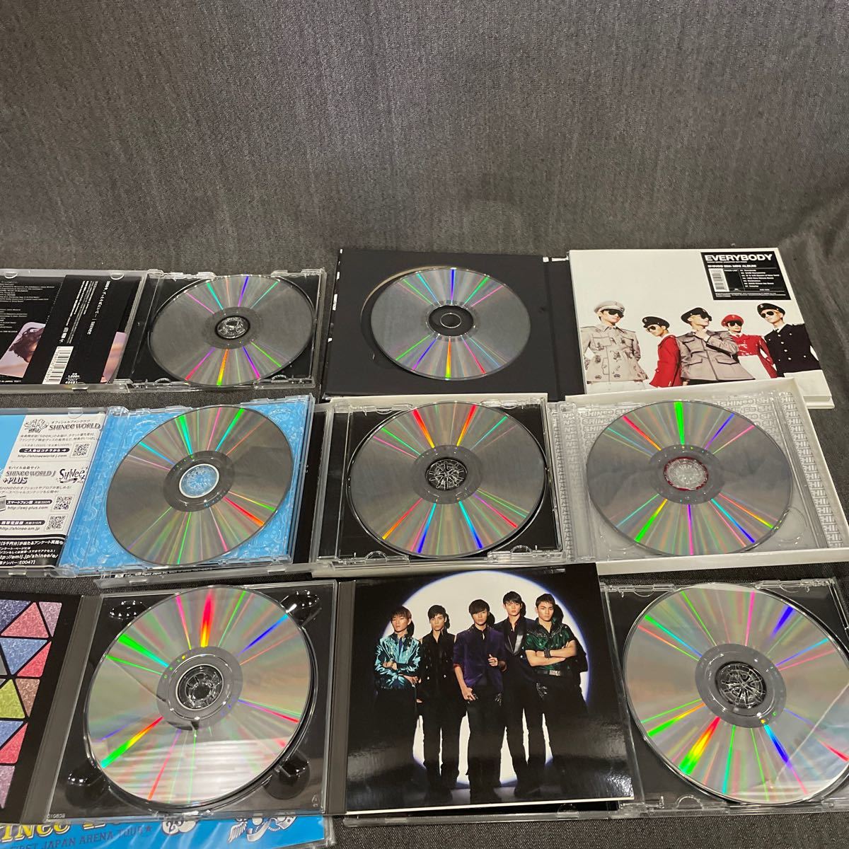 【まとめ売り】SHINee シャイニー　男性アイドルグループ　CD DVD うちわ　ペンライト　会報　ネームタグ　ゆ_画像8