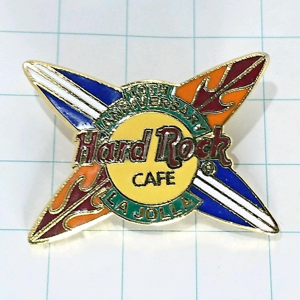 送料無料)Hard Rock Cafe サーフボード クロス ハードロックカフェ ピンバッジ PINS ブローチ ピンズ A20921_画像1