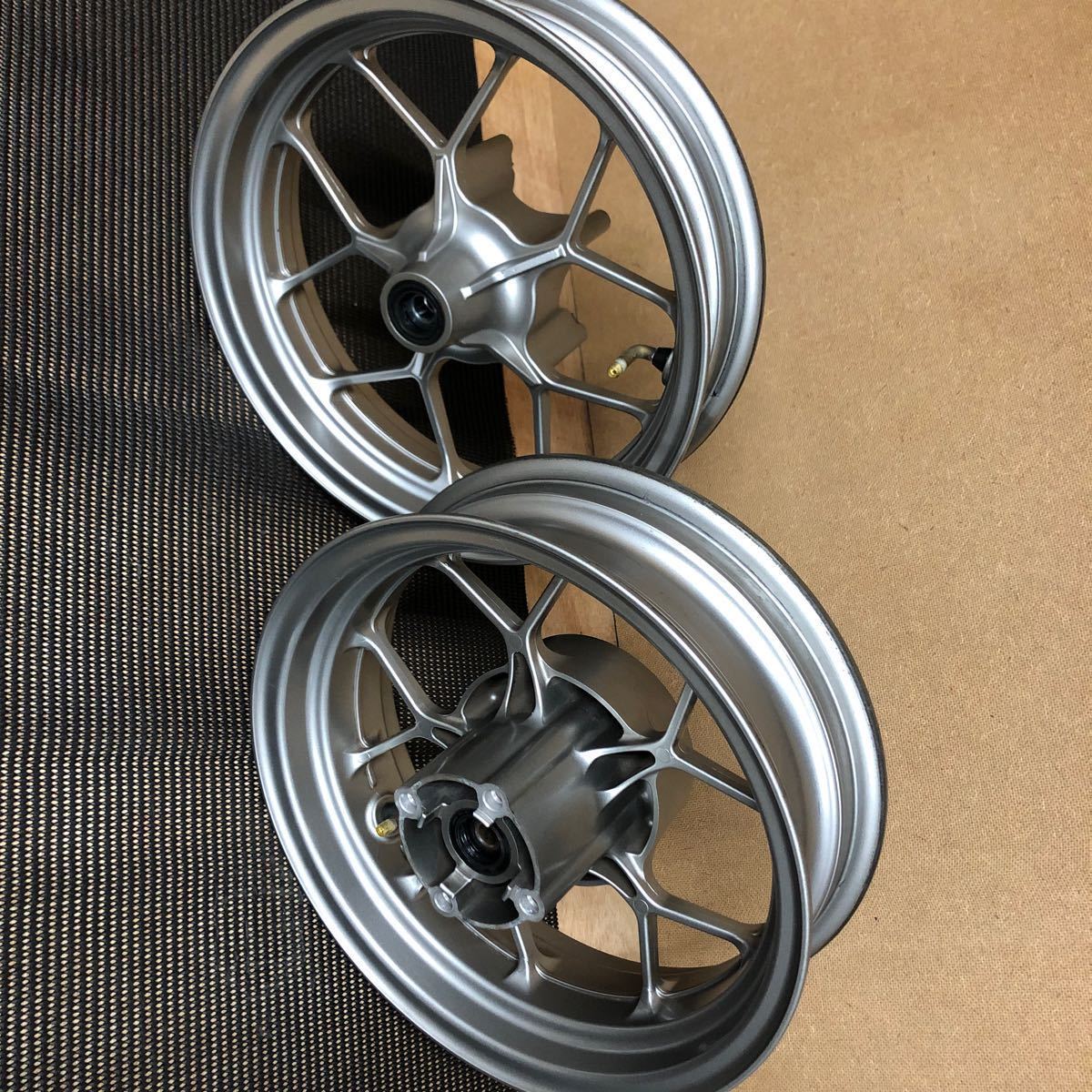 Yahoo!オークション - ホンダ モンキー125 純正ホイール JB02 Yahoo!オークション - ホンダ モンキー125 純正ホイール JB02
