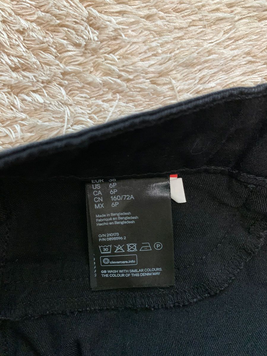 【H&M】スキニー レギュラー デニム　EUR38 ジーンズ パンツ デニム スキニー デニムパンツ 黒 ブラック