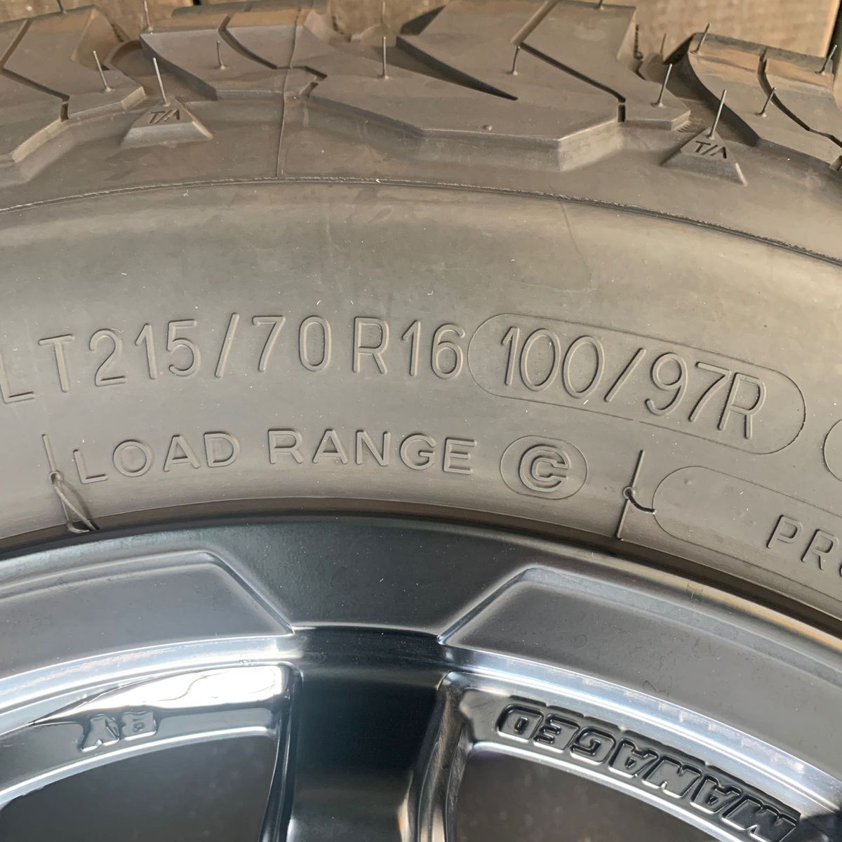 ハイエース KYOHO AME サーキュラー C10X 16x6.5 +38 BFグッドリッチT/A KO2 215/70R16 