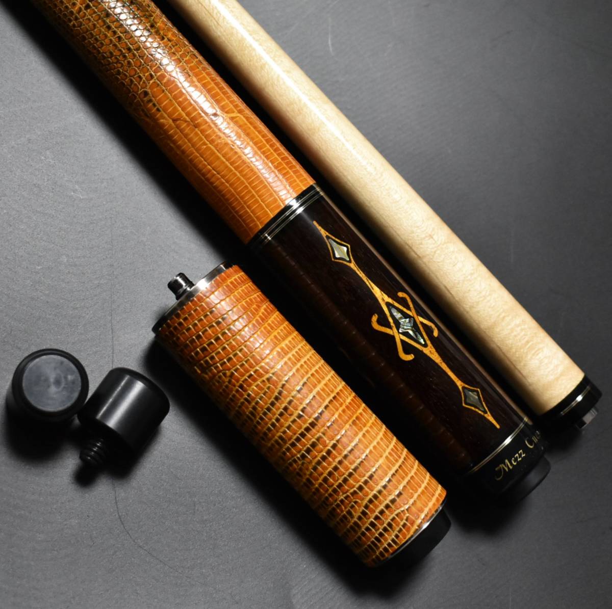 即決価格◇Mezz Cue メッヅ Axi-K リザード本革☆超美品 即決価格◇Mezz Cue メッヅ Axi-K リザード本革☆超美品