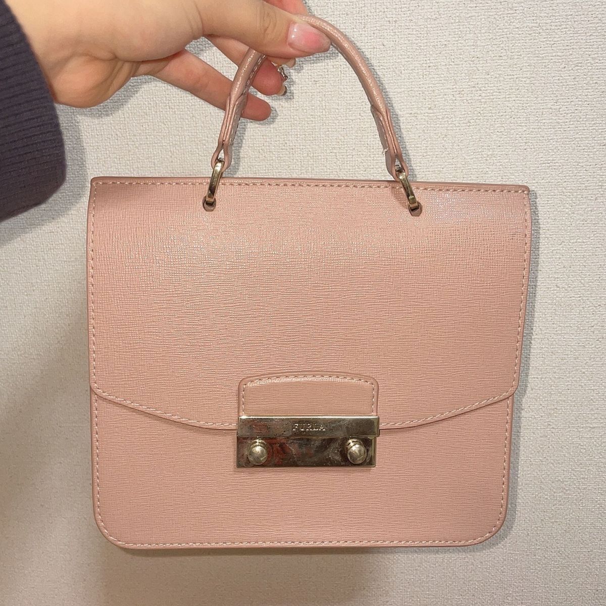 FURLA ハンドバッグ　定価約70,000円 