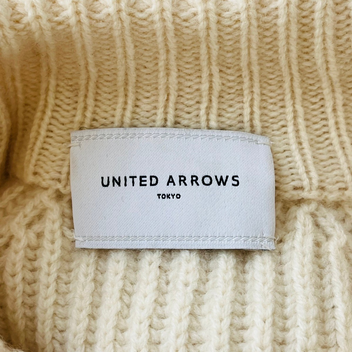 H6050cL UNITED ARROWS ユナイテッドアローズ サイズM～L位 ニットセーター ハイネックニット アイボリー レディース リブニット お洒落_画像6