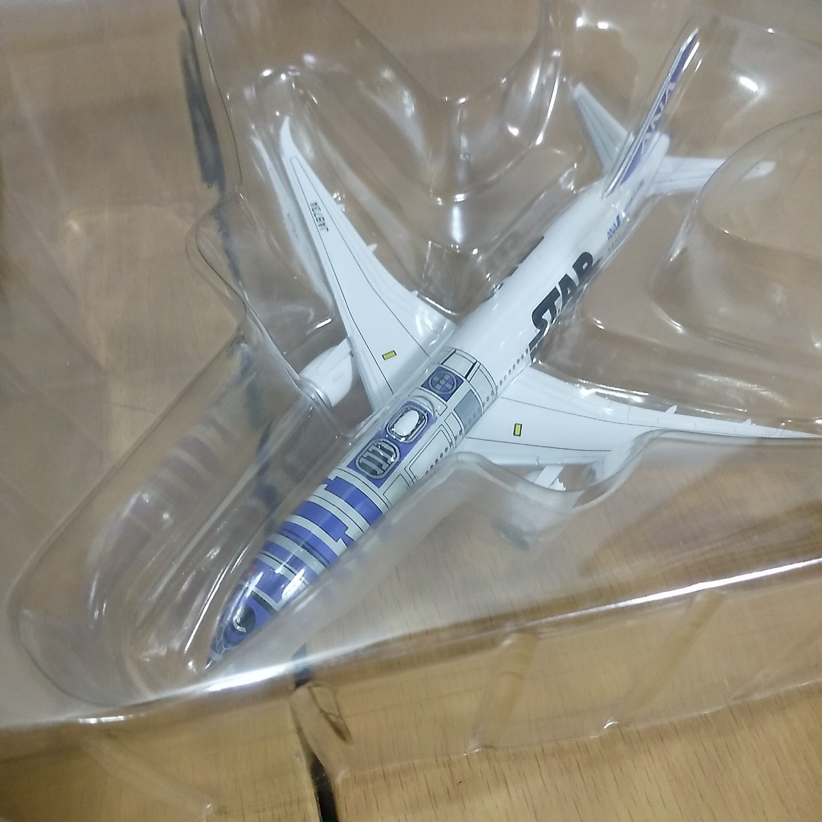 R2-D2　ANA　JET　モデル　1/400　全日空商事／STAR WARS　スターウォーズ　ディズニー　飛行機　旅客機　模型_画像5