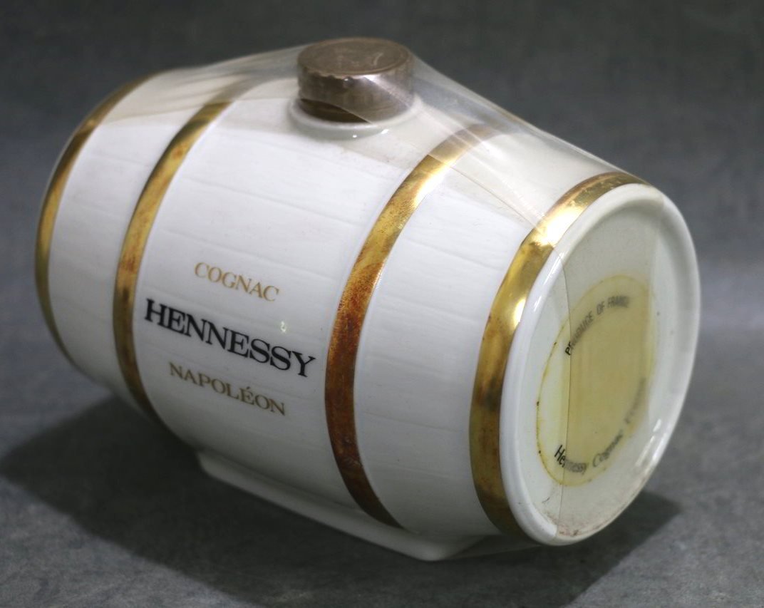 1円～【古酒未開栓】コニャック ヘネシー Hennessy Limoges Porcelain Barrel ナポレオン リモージュ陶器製 ケース 替栓付_画像3