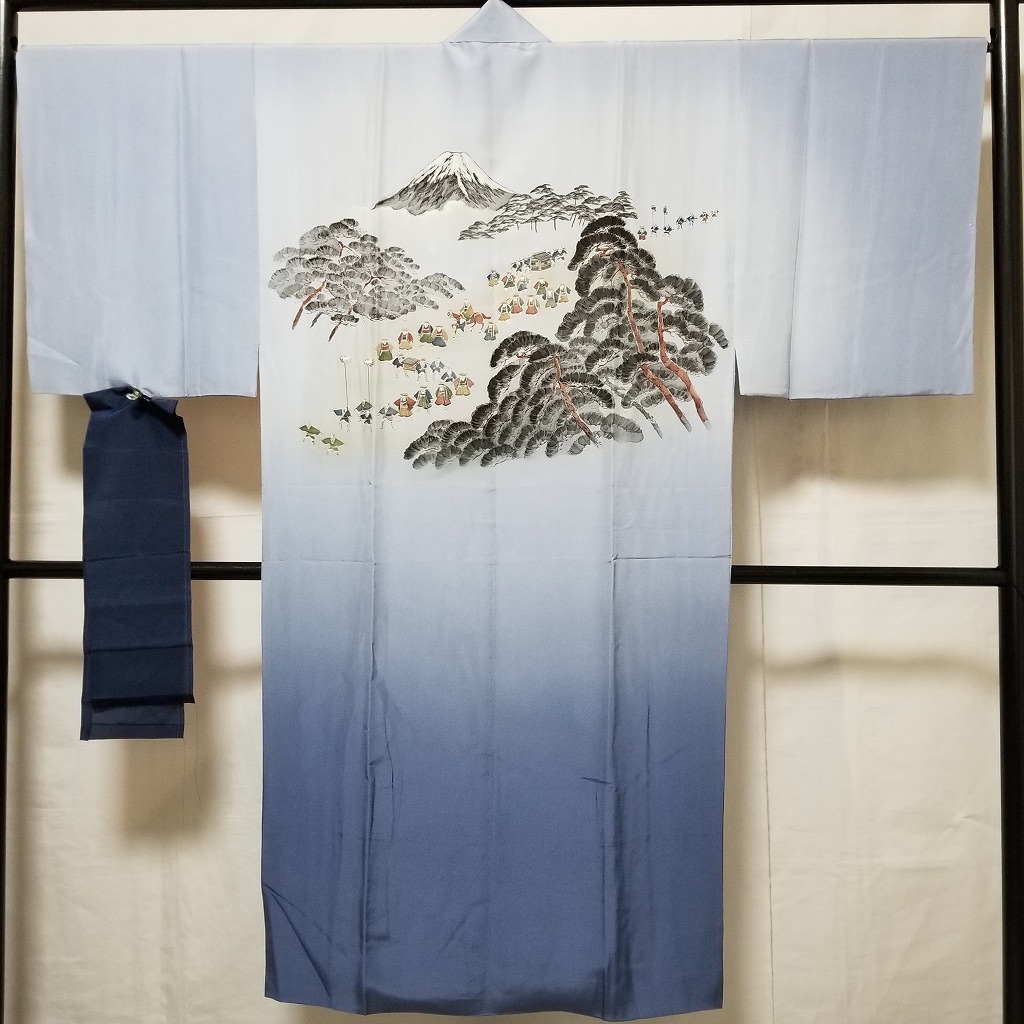 [. virtue ] gentleman thing * unused goods * beautiful goods { silk *... feather. long kimono-like garment }* height 133-.68* ash . light blue color ground * hand .... Mt Fuji. pine. large name line row *N6197