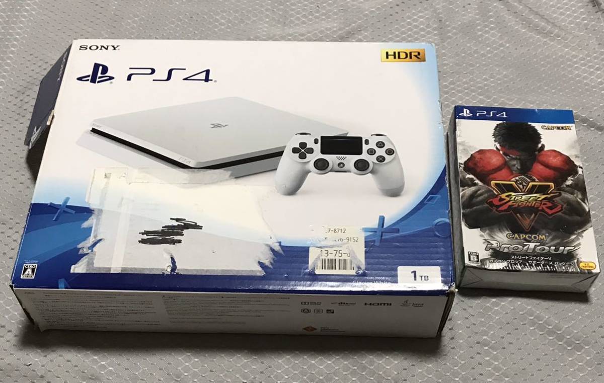 PlayStation4 グレイシャー・ホワイト 1TB CUH-2100BB02 、中古美品　PS4 ＣＡＰＣＯＭ Ｐｒｏ Ｔｏｕｒ　ソフト付　新品_画像1