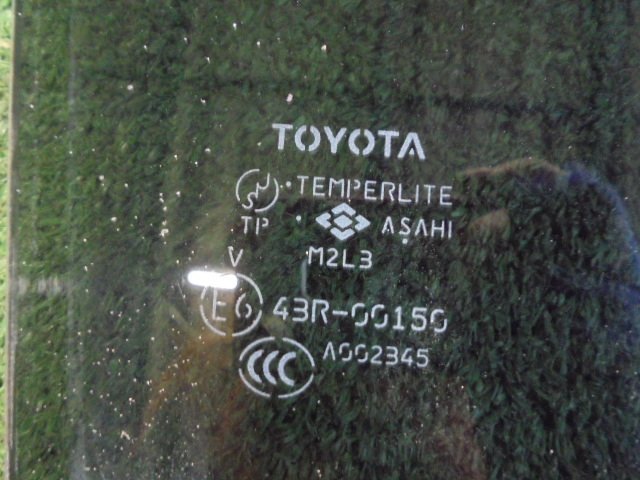 4EW3606 H3)) トヨタ エスティマ GSR50W 前期型 アエラスサイドリフトUPシート装着車 純正 リア右ドアガラス　M2L3_画像3